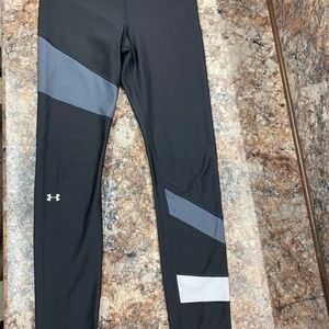Women’s Under Armour compression leggings